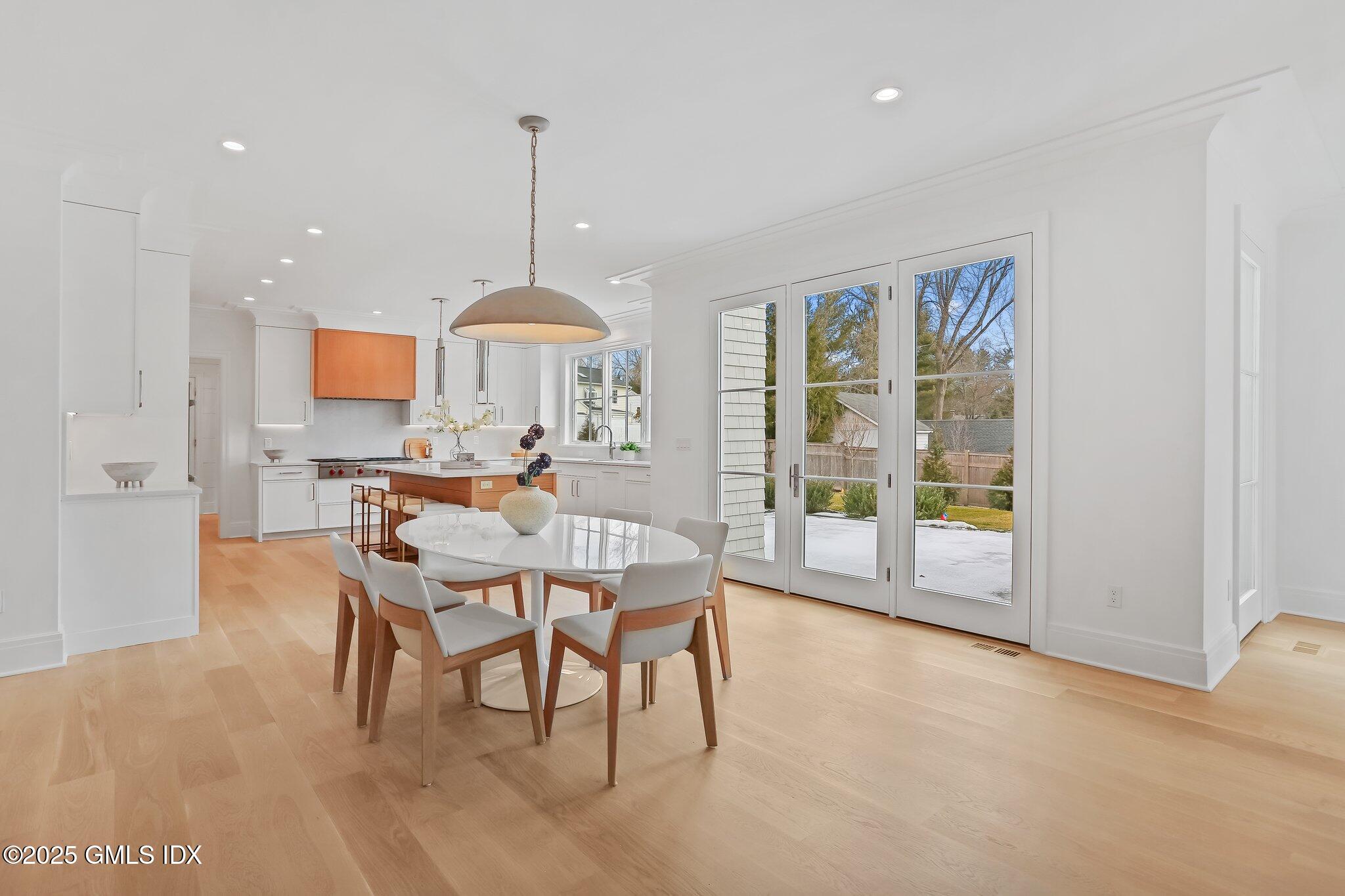 118 Leroy Avenue Darien, CT 06820 - Photo 18 of 37 Breakfast Area