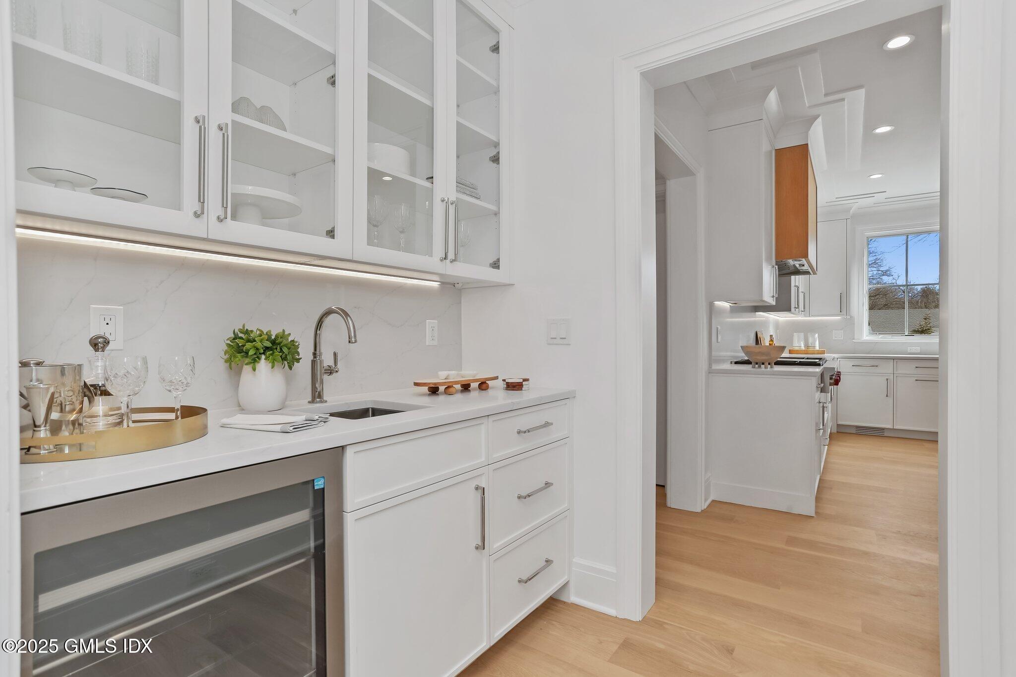 118 Leroy Avenue Darien, CT 06820 - Photo 19 of 37 Buteler Pantry