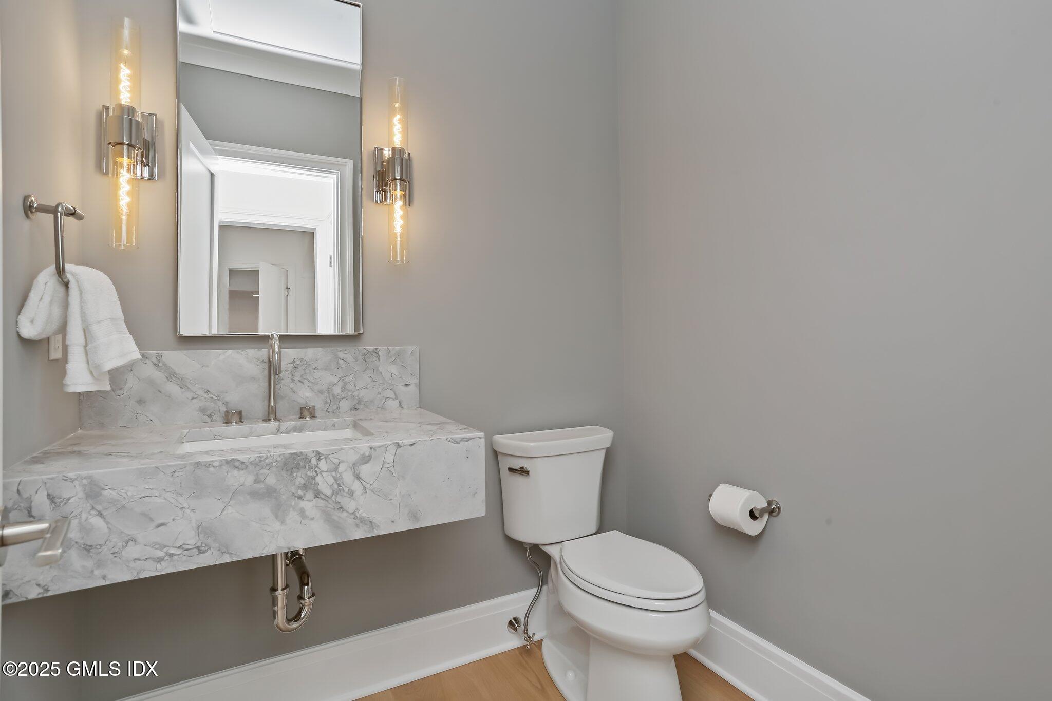 118 Leroy Avenue Darien, CT 06820 - Photo 20 of 37 Powder Room