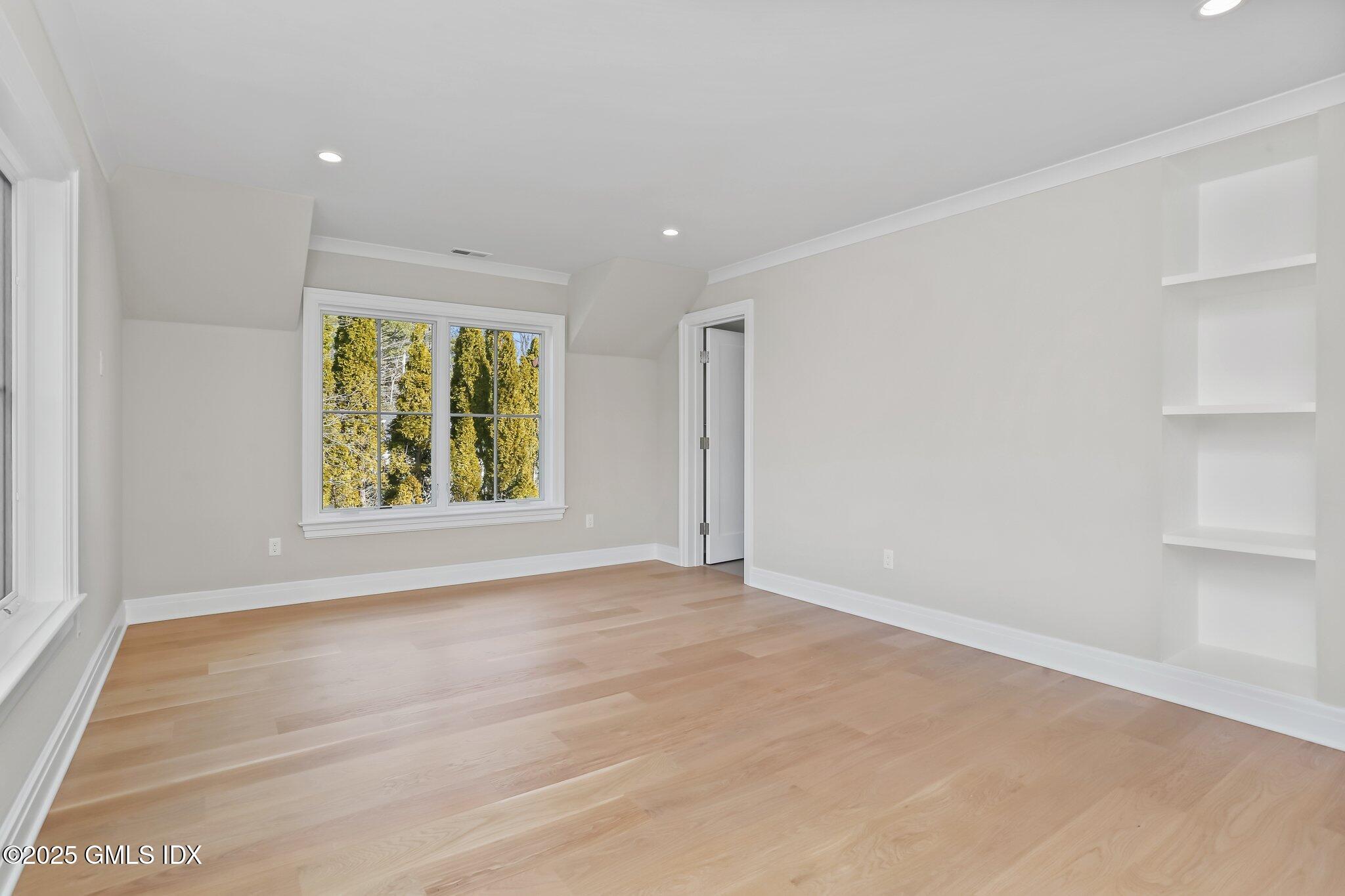 118 Leroy Avenue Darien, CT 06820 - Photo 27 of 37 Bedroom 3