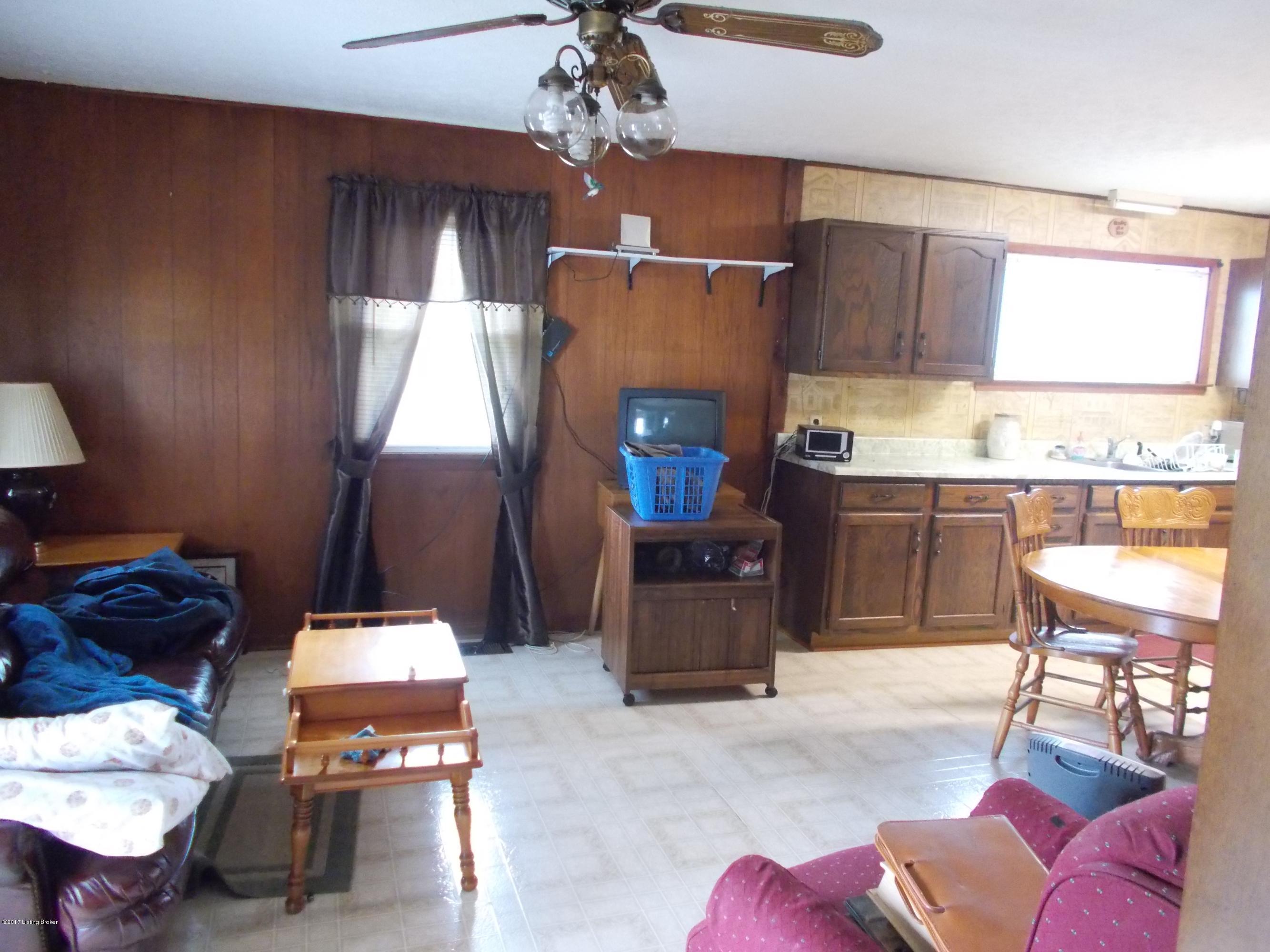 570 Jackson Road New Castle, KY 40050 - Photo 11 of 40 Living room and Kitchen