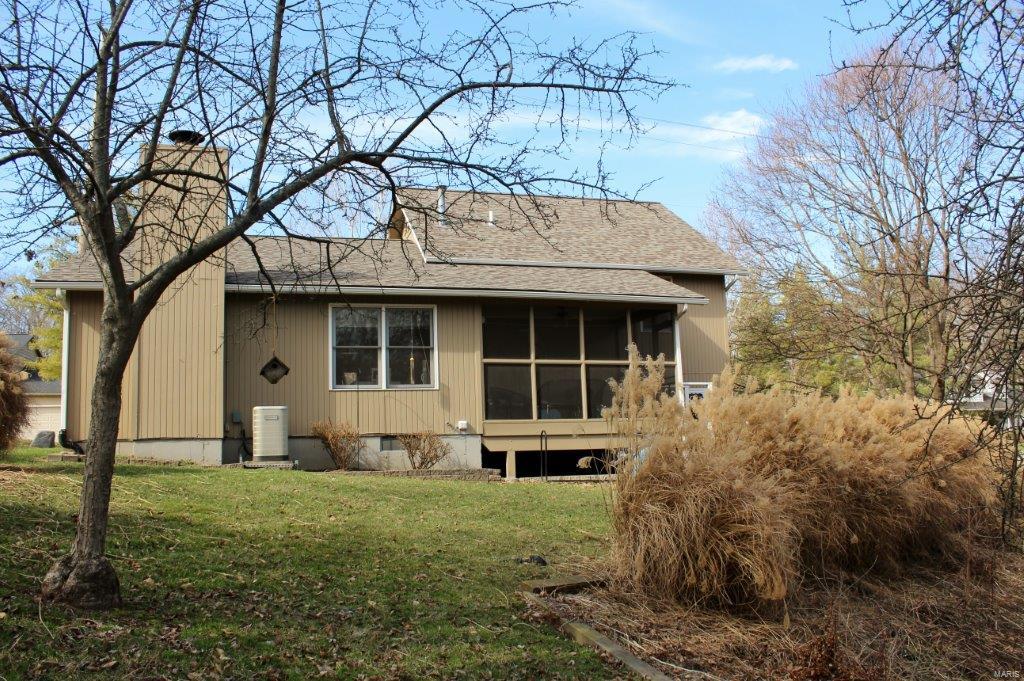 1982 Banyan Tree Road Collinsville, IL 62234 - Photo 2 of 23 Gallery Image 2