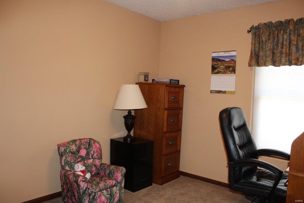 1982 Banyan Tree Road Collinsville, IL 62234 - Photo 17 of 23 Gallery Image 17