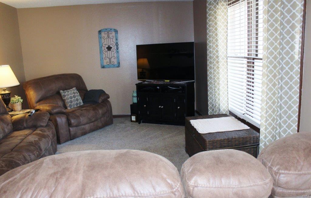 1982 Banyan Tree Road Collinsville, IL 62234 - Photo 7 of 23 Gallery Image 7