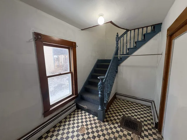 $195,000 | 194 Charles Street, Lyndon, VT 05851