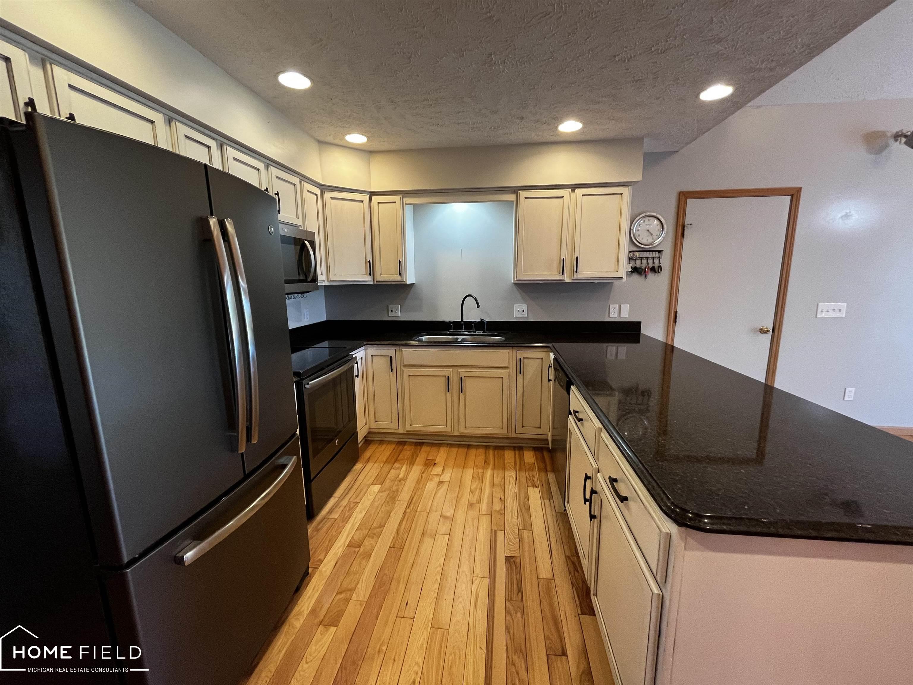 8387 Simpson Road Ovid, MI 48866 - Photo 3 of 32