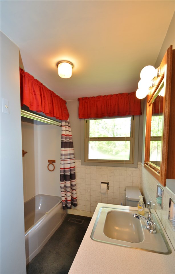 2208 South Hadley Road Fort Wayne, IN 46804 - Photo 13 of 31 Gallery Image 13