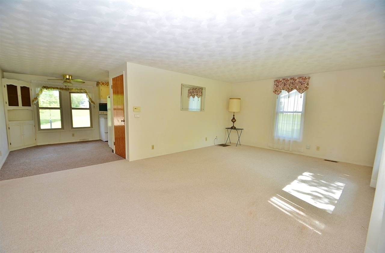 2208 South Hadley Road Fort Wayne, IN 46804 - Photo 5 of 31 Gallery Image 5