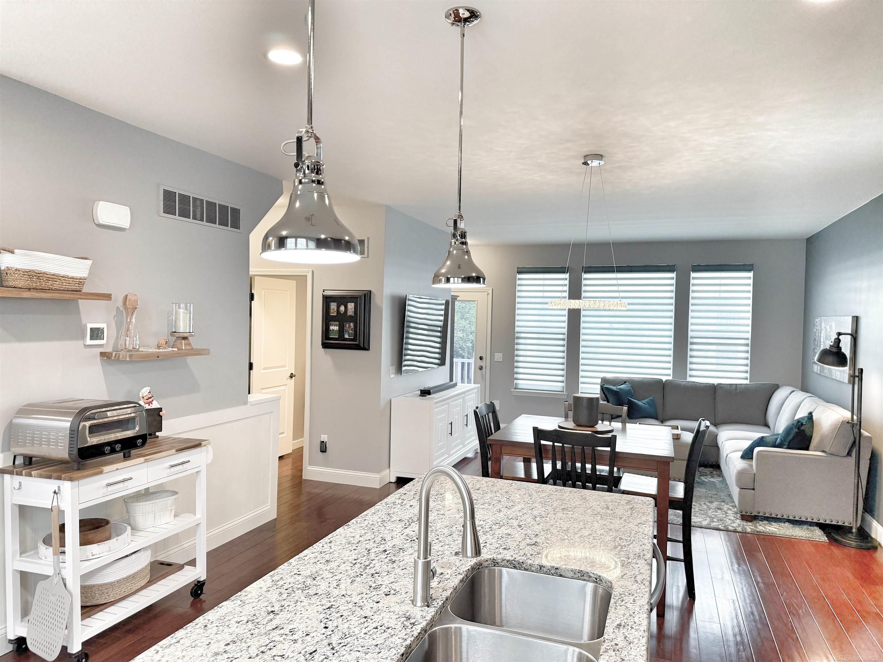 3084 Kilmer Avenue Troy, MI 48083 - Photo 18 of 40 50211903-71D4838C-84FD-4DEC-B3FB-195EF3AD6FC7.JPG