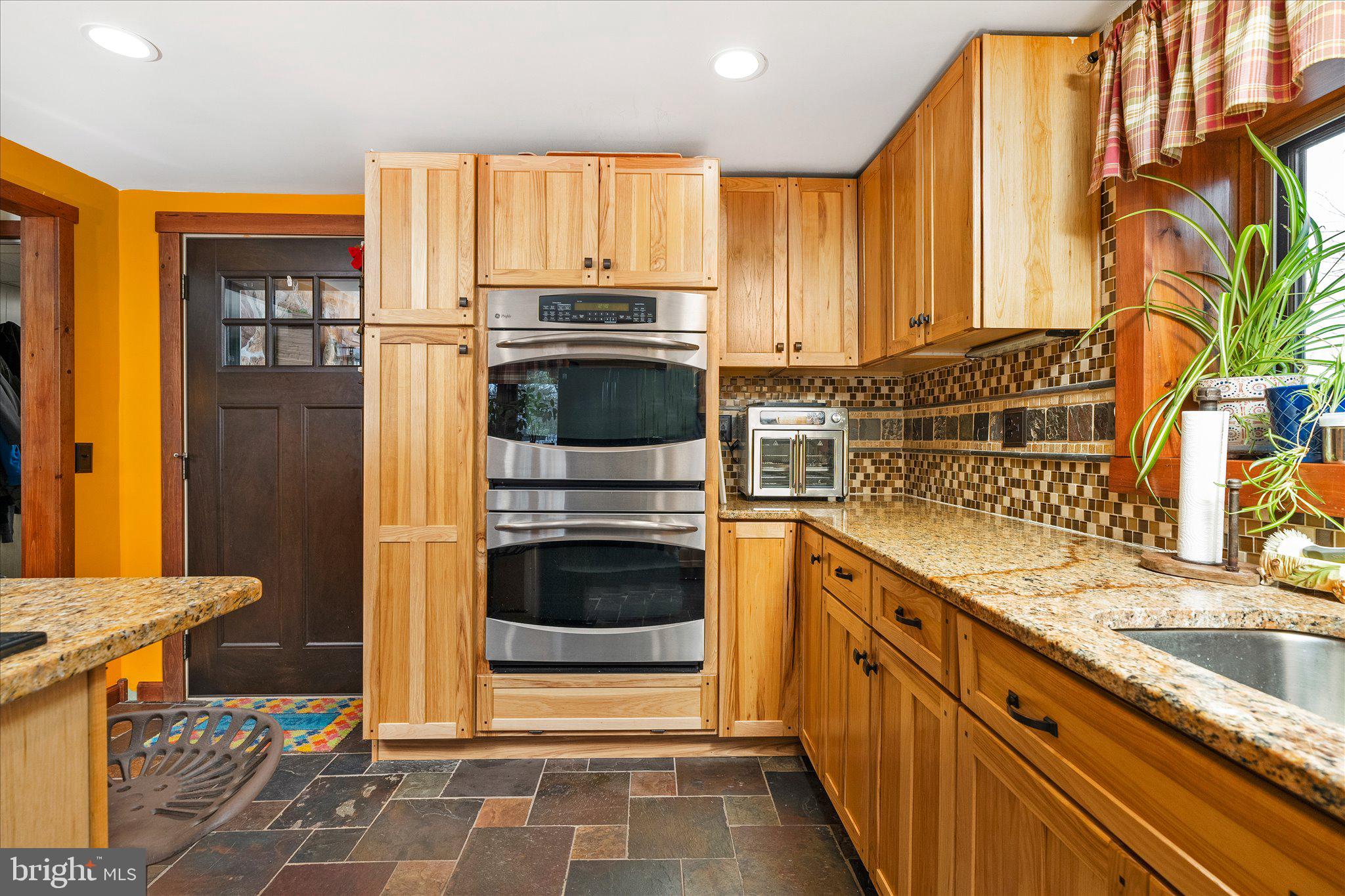 212 Elizabeth Avenue Piscataway, NJ 08854 - Photo 17 of 32