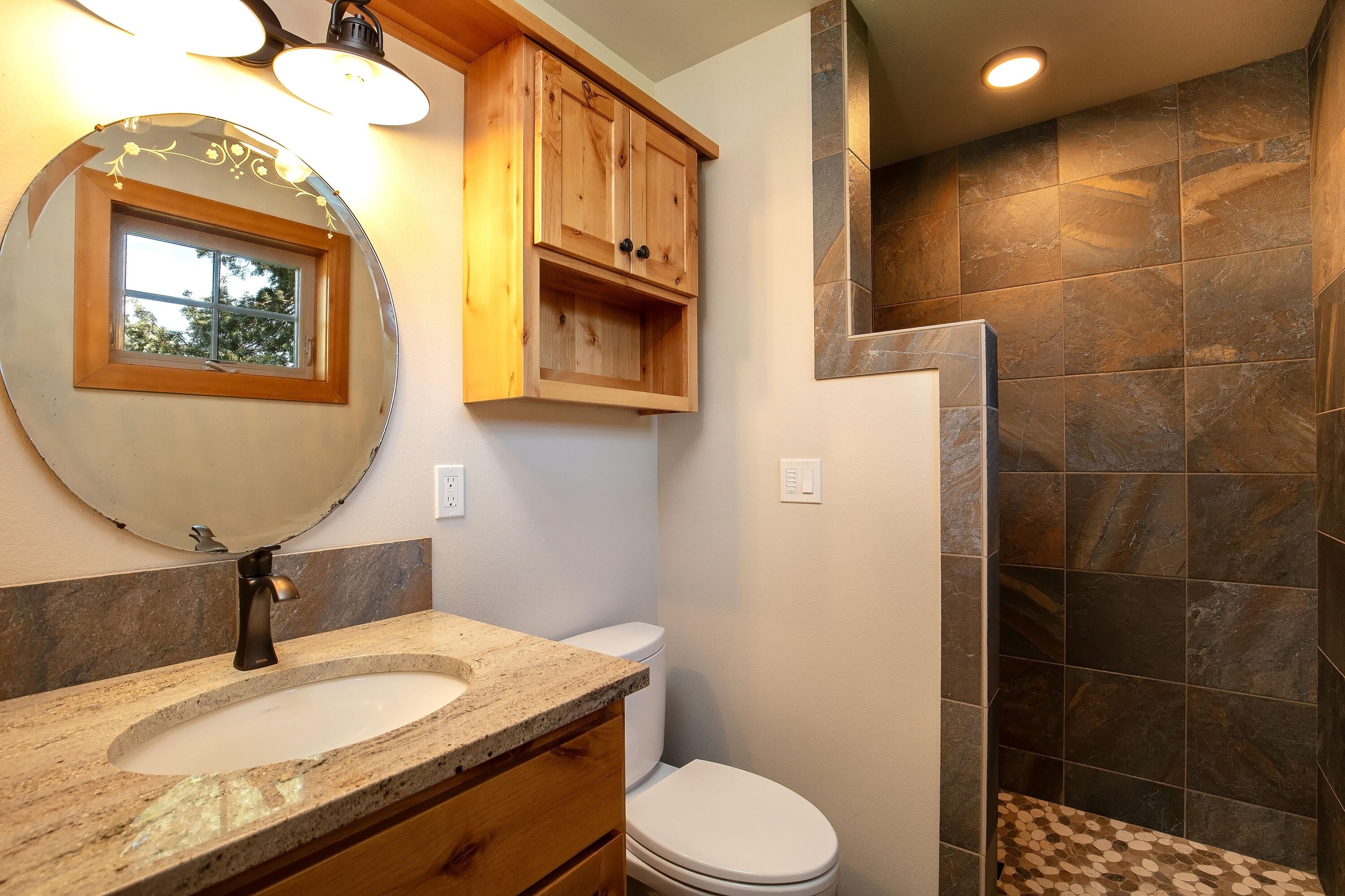 65701 Twin Bridges Road Bend, OR 97703 - Photo 23 of 44 bath