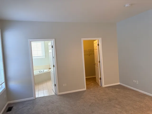 $3,250 | 1155 Clover Hill Lane, Elgin, IL 60120