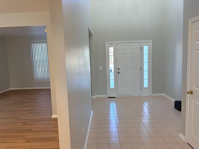 $3,250 | 1155 Clover Hill Lane, Elgin, IL 60120