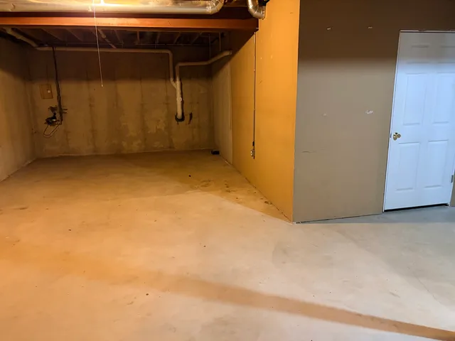 $3,250 | 1155 Clover Hill Lane, Elgin, IL 60120