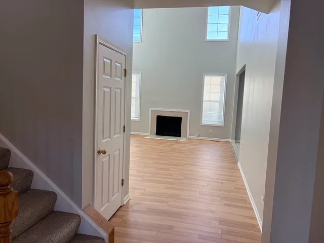 $3,250 | 1155 Clover Hill Lane, Elgin, IL 60120