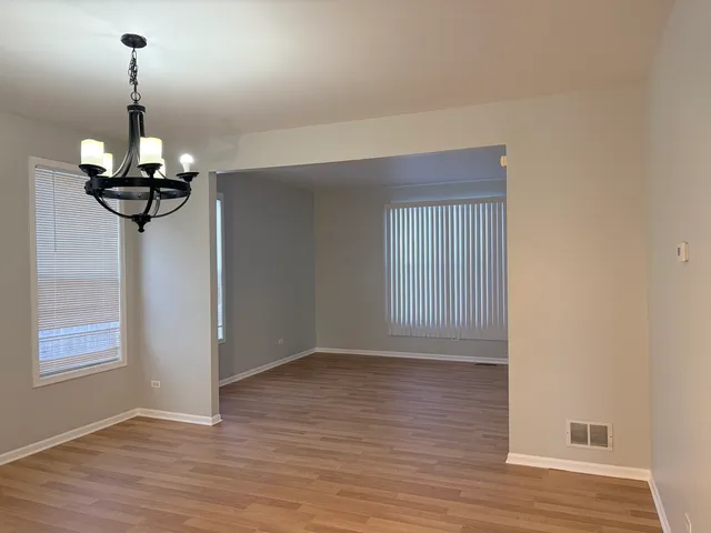 $3,250 | 1155 Clover Hill Lane, Elgin, IL 60120