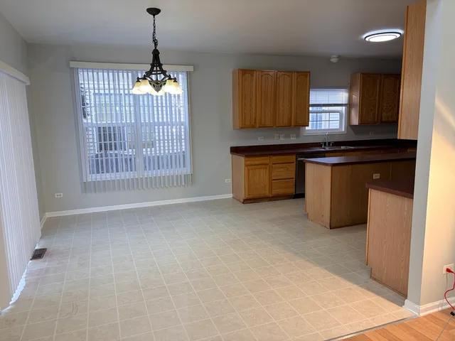 $3,250 | 1155 Clover Hill Lane, Elgin, IL 60120