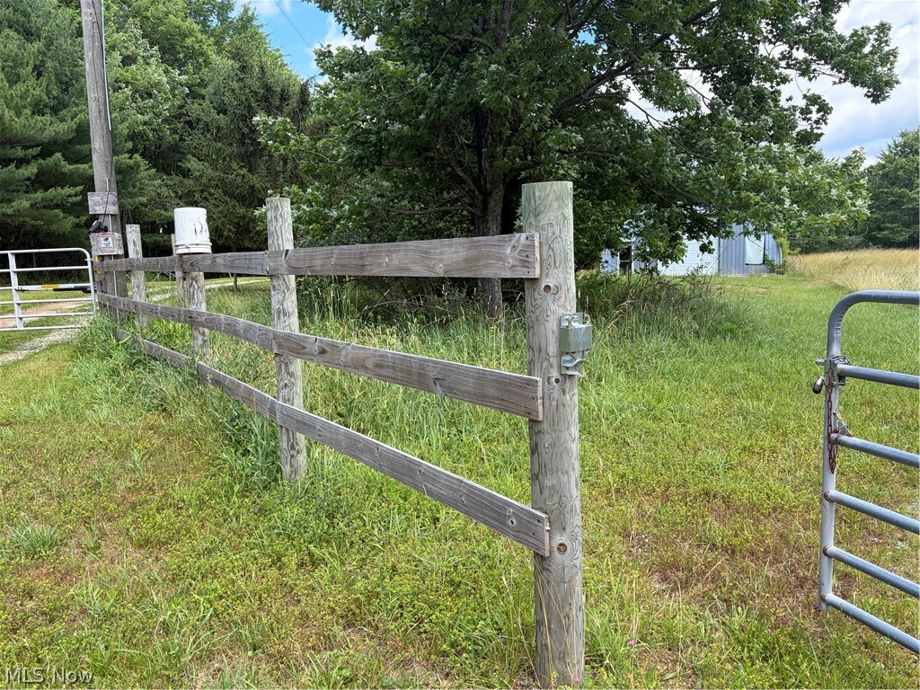 15441 Johnson Road Lisbon, OH 44432 - Photo 4 of 45 Gate