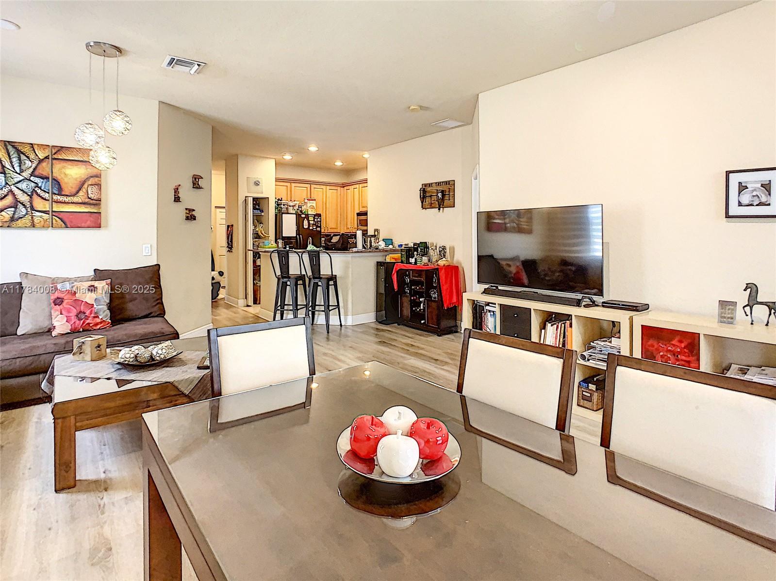 9145 Whistable Walk Tamarac, FL 33321 - Photo 8 of 38