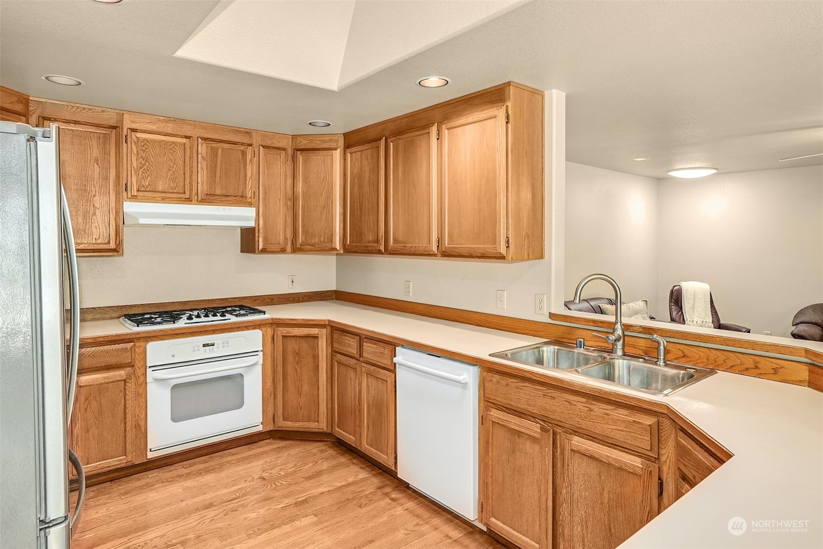 18211 124th Avenue Southeast Renton, WA 98058 - Photo 13 of 40 Gallery Image 13