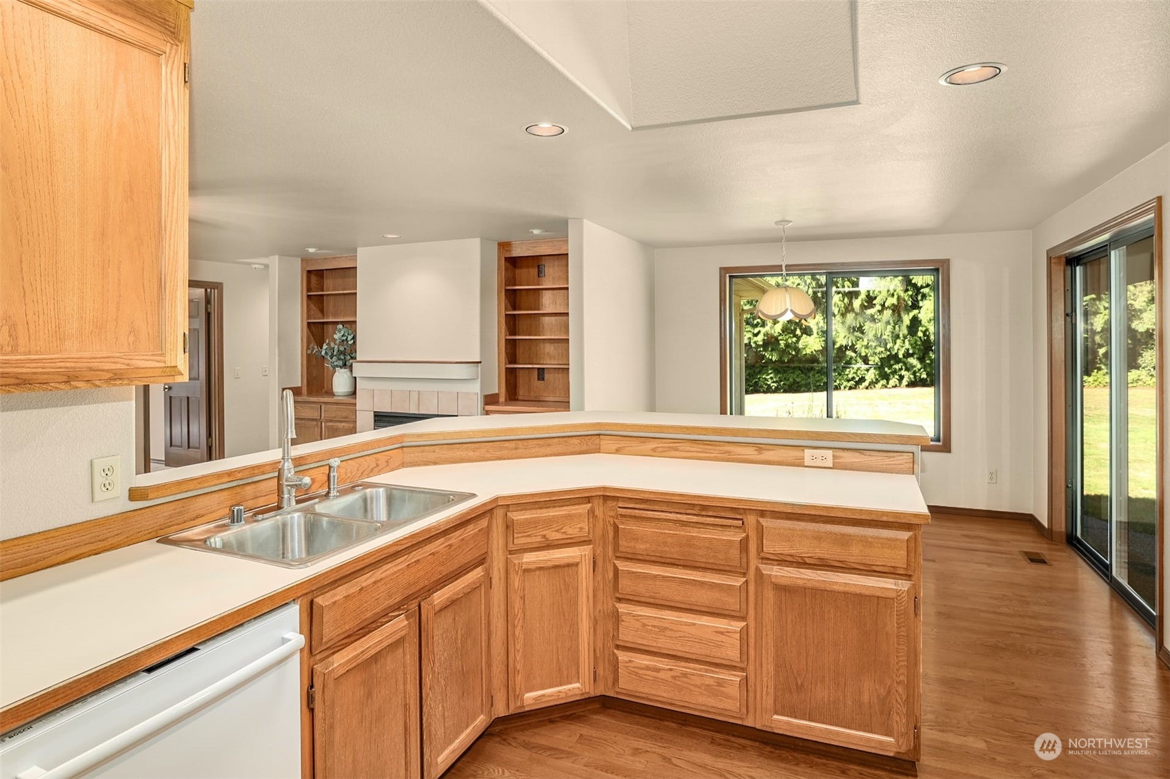 18211 124th Avenue Southeast Renton, WA 98058 - Photo 14 of 40 Gallery Image 14