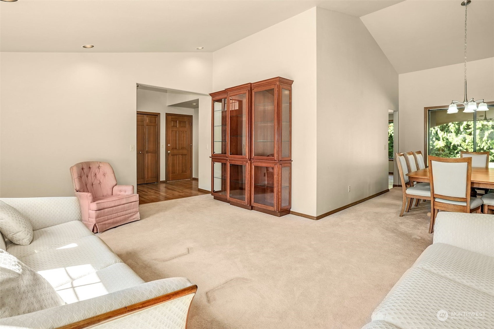 18211 124th Avenue Southeast Renton, WA 98058 - Photo 6 of 40 Gallery Image 6