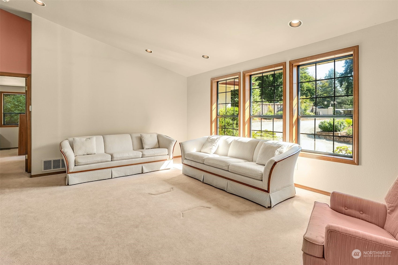 18211 124th Avenue Southeast Renton, WA 98058 - Photo 9 of 40 Gallery Image 9