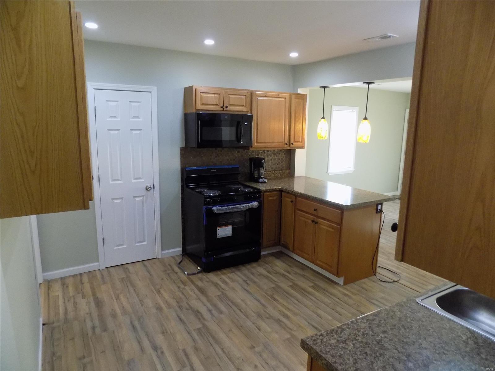 204 Chambers Road St. Louis, MO 63137 - Photo 14 of 28