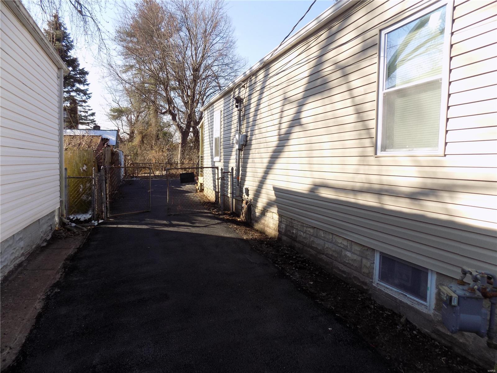 204 Chambers Road St. Louis, MO 63137 - Photo 22 of 28
