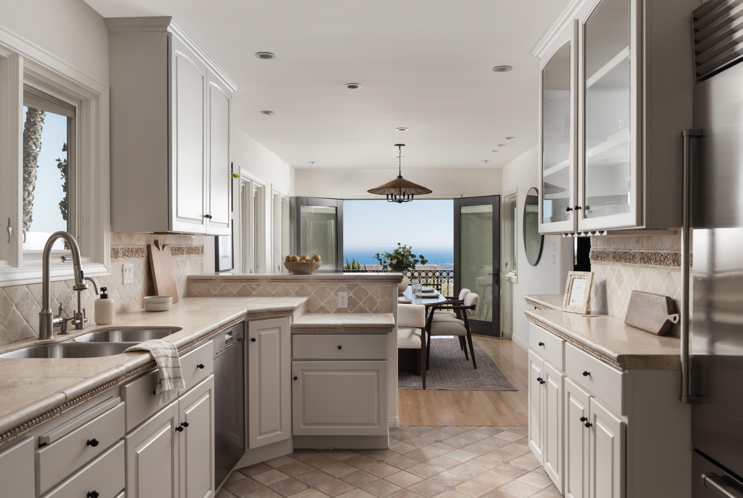 1416 Dover Road Santa Barbara, CA 93103 - Photo 10 of 22 Kitchen