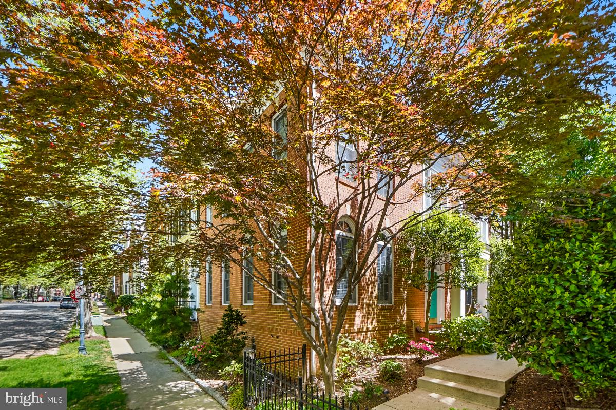217 Hart Road Gaithersburg, MD 20878 - Photo 1 of 12 Gallery Image 1