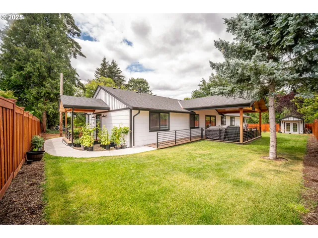 $1,999,950 | 8955 Southwest Club Meadow Lane, Portland, OR 97225