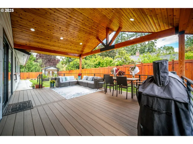 $1,999,950 | 8955 Southwest Club Meadow Lane, Portland, OR 97225