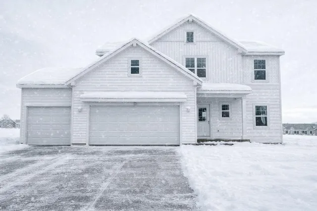 $539,900 | 690 Lincoln Lawns Drive Northwest, Grand Rapids, MI 49534