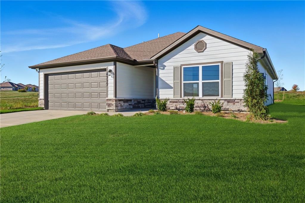 20207 West 195th Street Spring Hill, KS 66083 - Photo 2 of 13