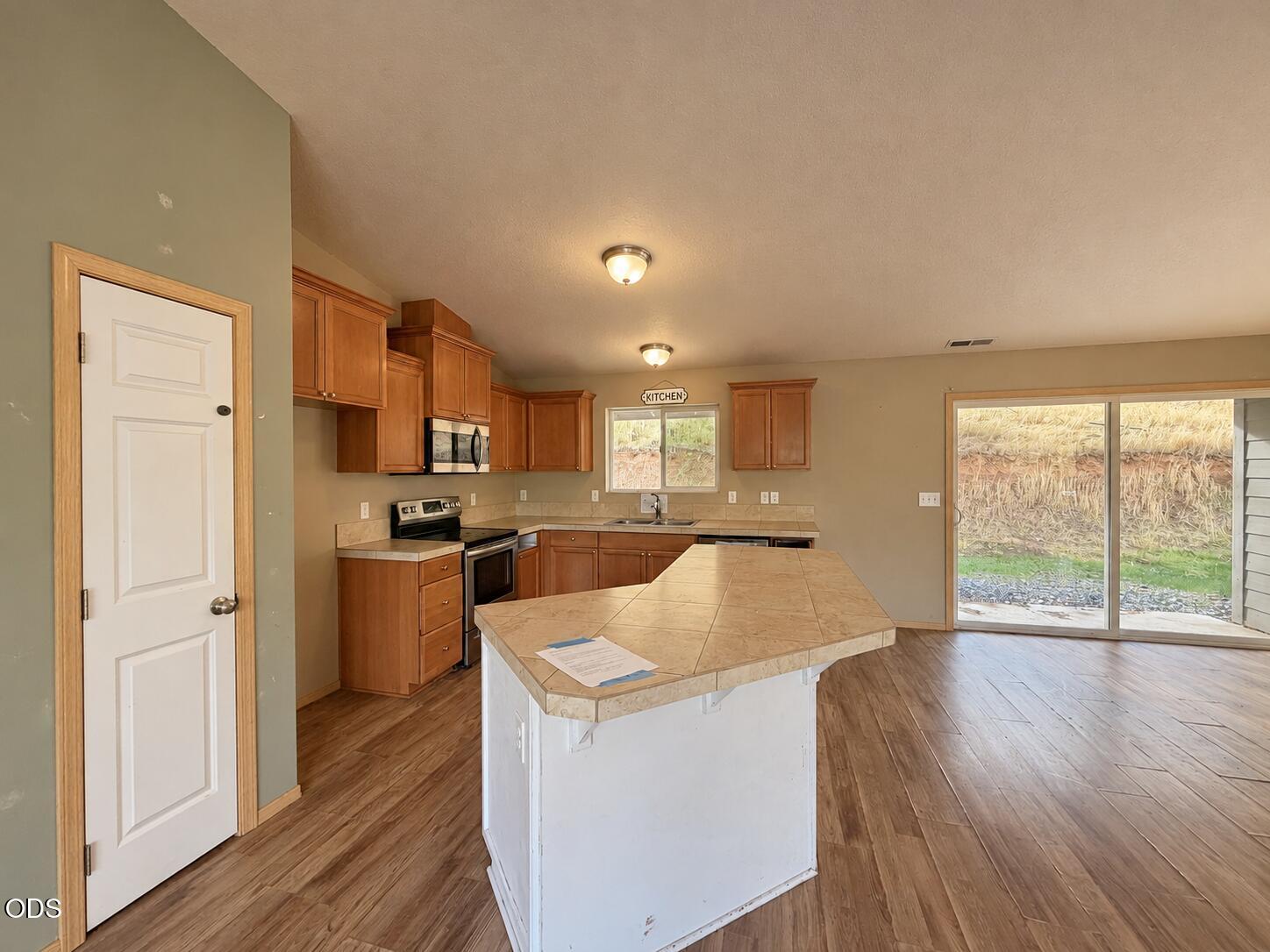 1780 Wards Creek Road Rogue River, OR 97537 - Photo 3 of 17 Gallery Image 3