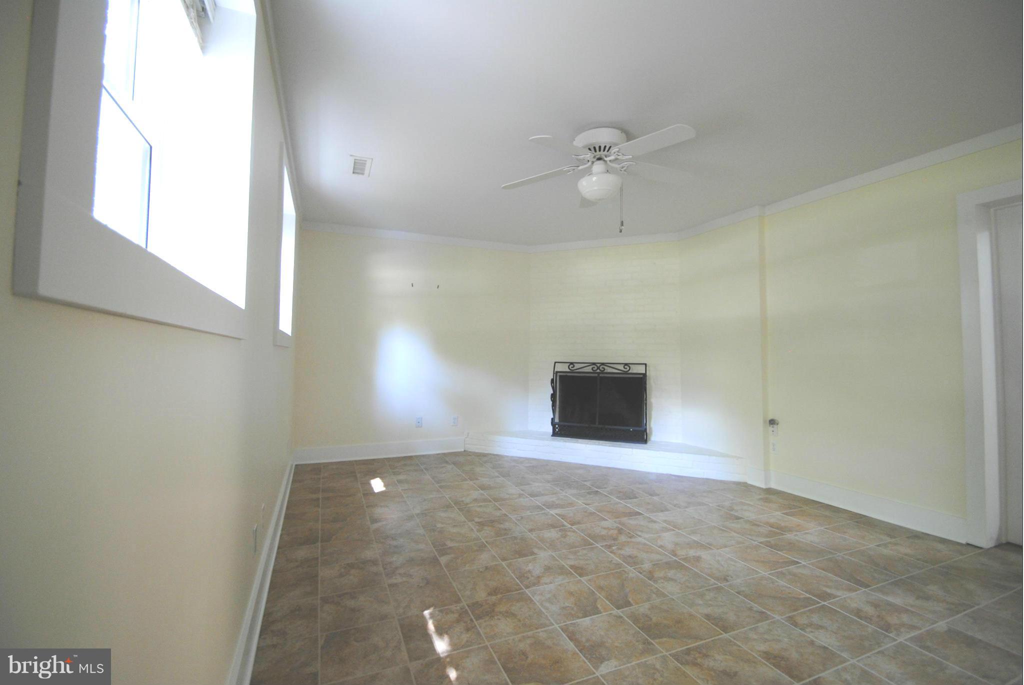 8619 Highgate Road Alexandria, VA 22308 - Photo 22 of 30 Family Room