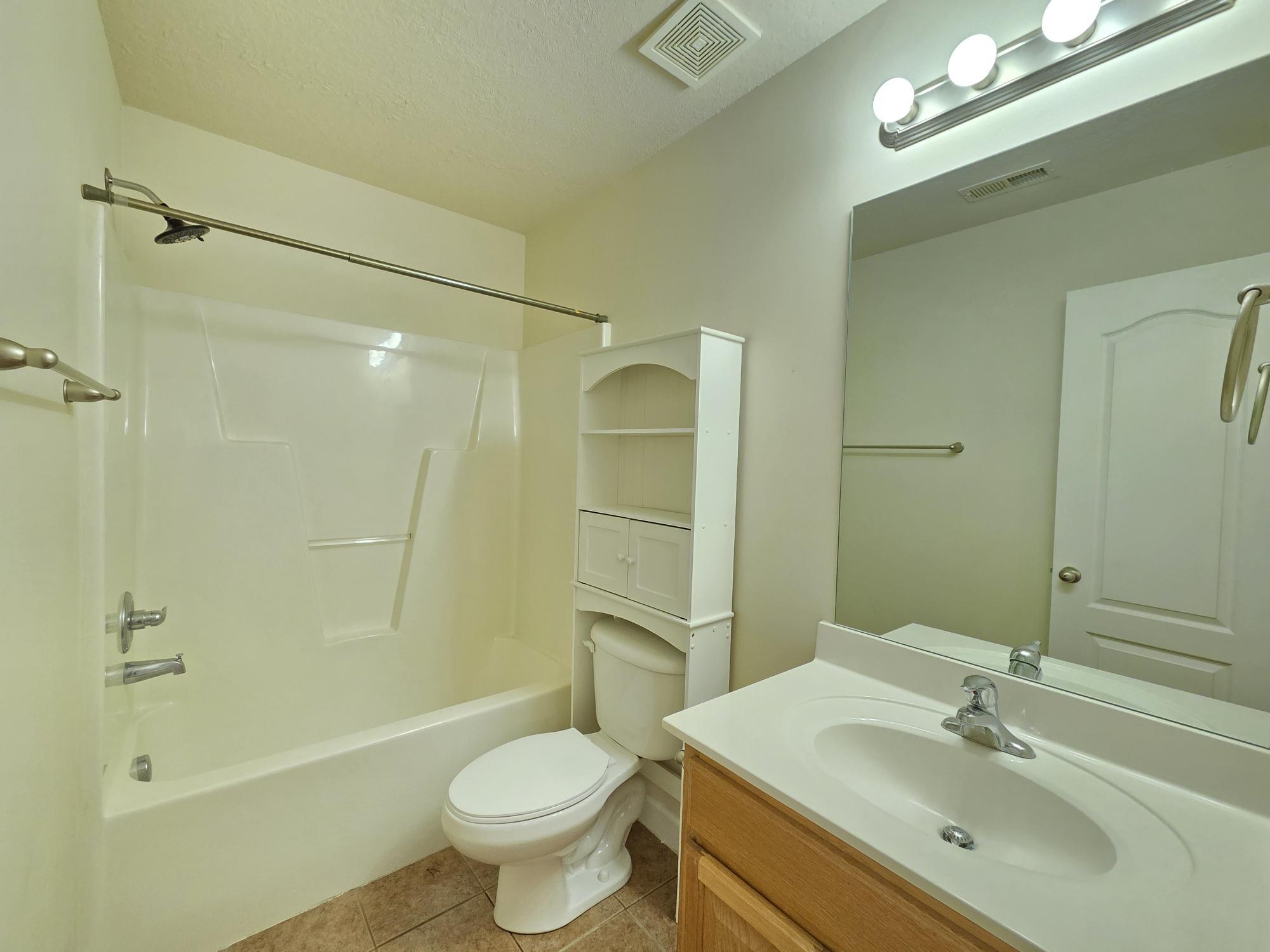 1151 Blue Heron Point Manning, SC 29102 - Photo 22 of 41 GUEST BATHROOM