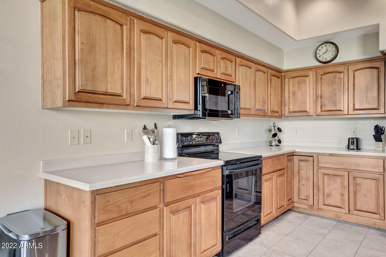 25615 North Sago Drive Rio Verde, AZ 85263 - Photo 10 of 63 Kitchen with Black Appliances