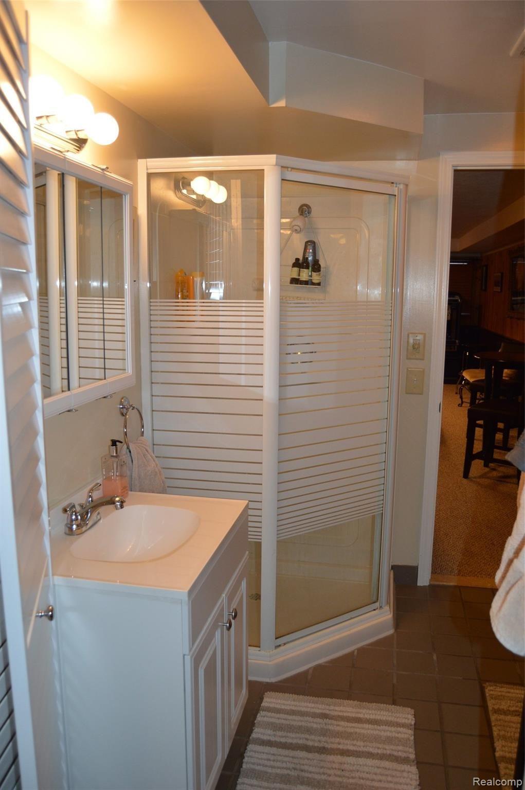 637 Middlesex Road Grosse Pointe, MI 48230 - Photo 35 of 44 Basement Full Bath