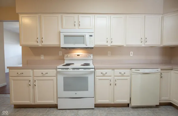 $249,000 | 6510 South Waybridge Court, Indianapolis, IN 46237