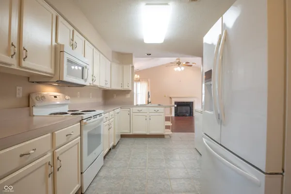 $249,000 | 6510 South Waybridge Court, Indianapolis, IN 46237