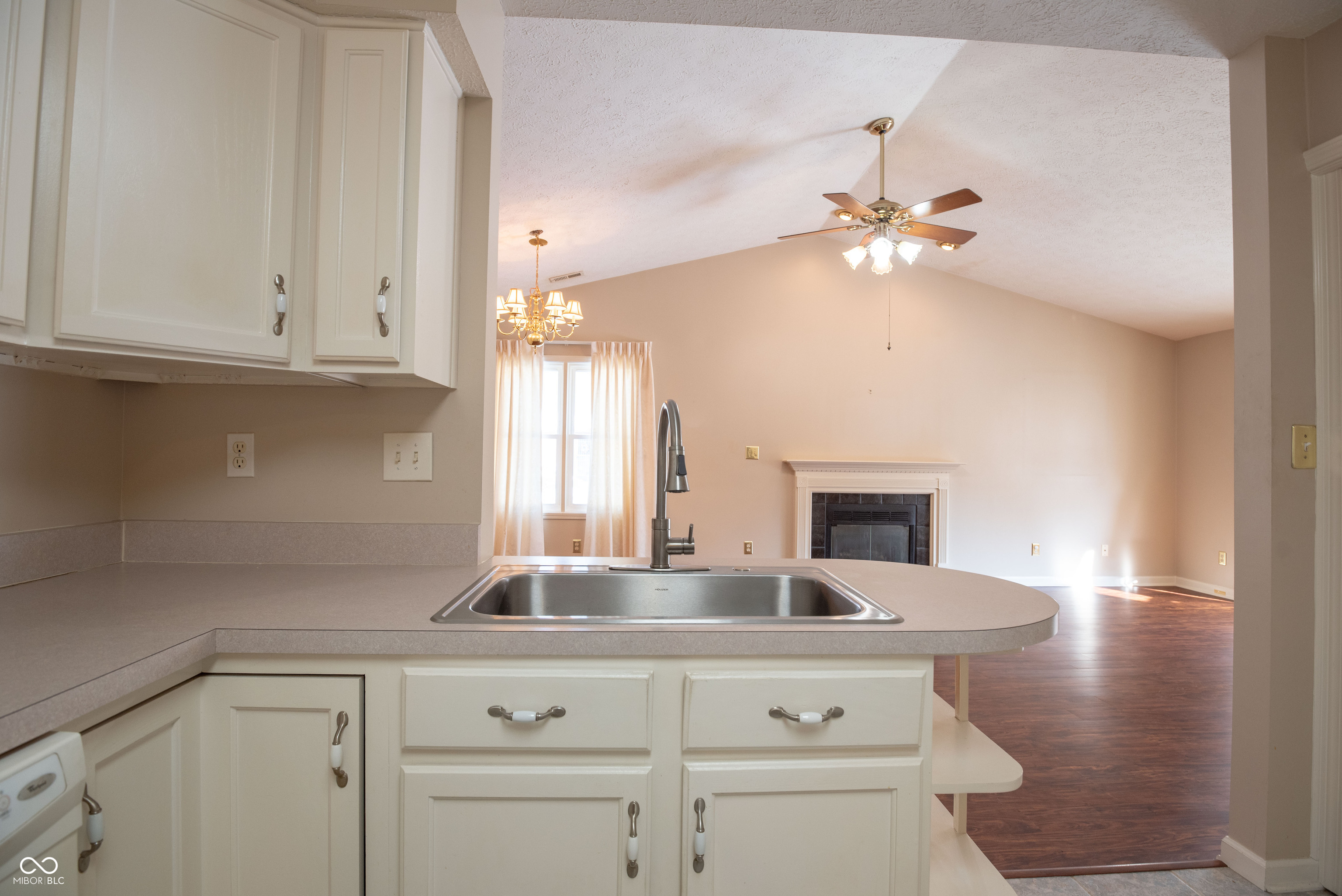 6510 South Waybridge Court Indianapolis, IN 46237 - Photo 14 of 35