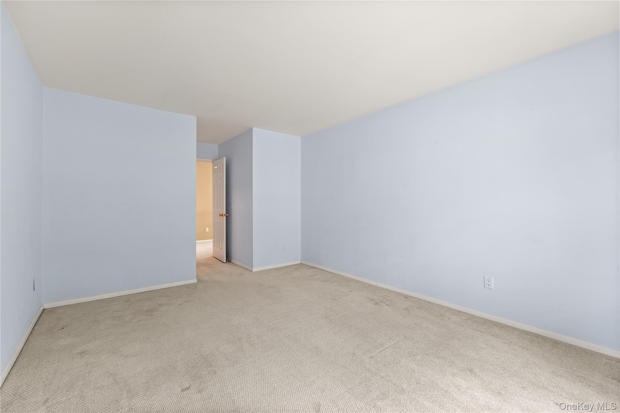 34 Cedar Ridge Lane Bay Shore, NY 11706 - Photo 18 of 27 a view of an empty room