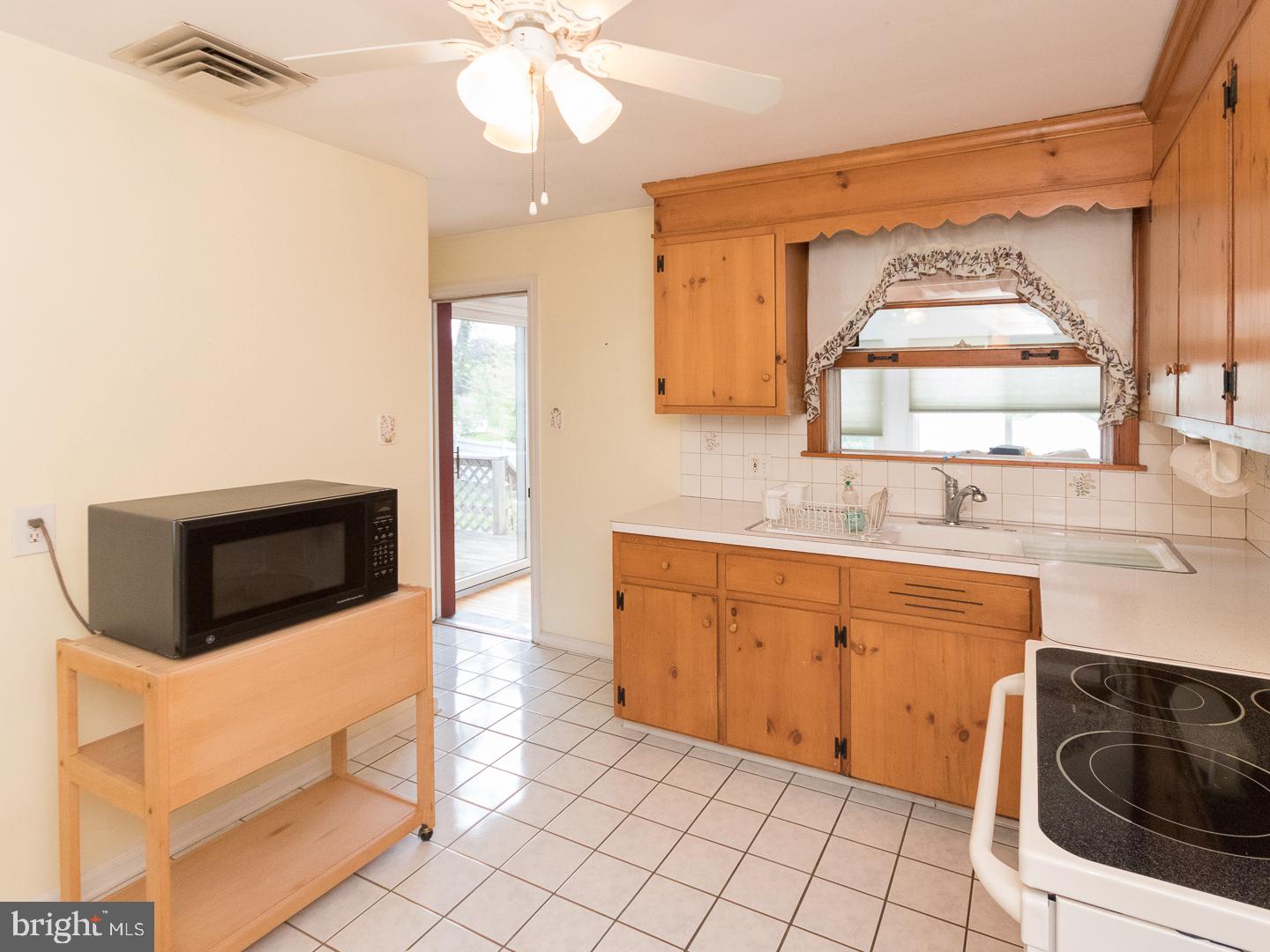 123 Ridge Avenue Kennett Square, PA 19348 - Photo 3 of 23 Kitchen