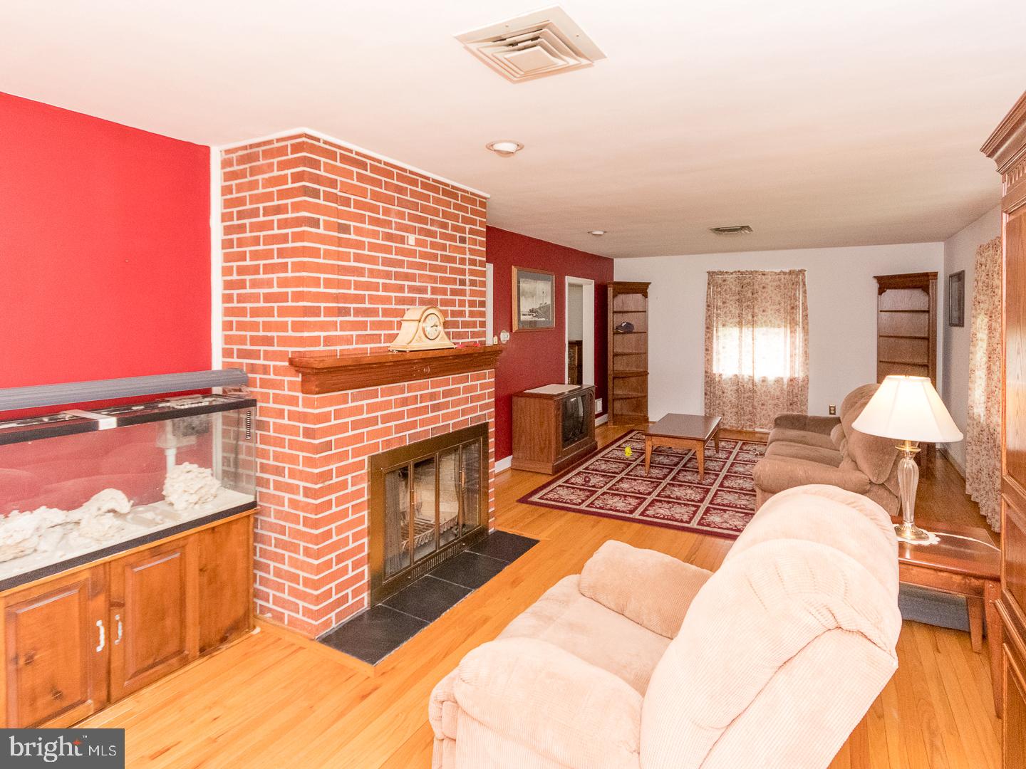 123 Ridge Avenue Kennett Square, PA 19348 - Photo 8 of 23 Living Room