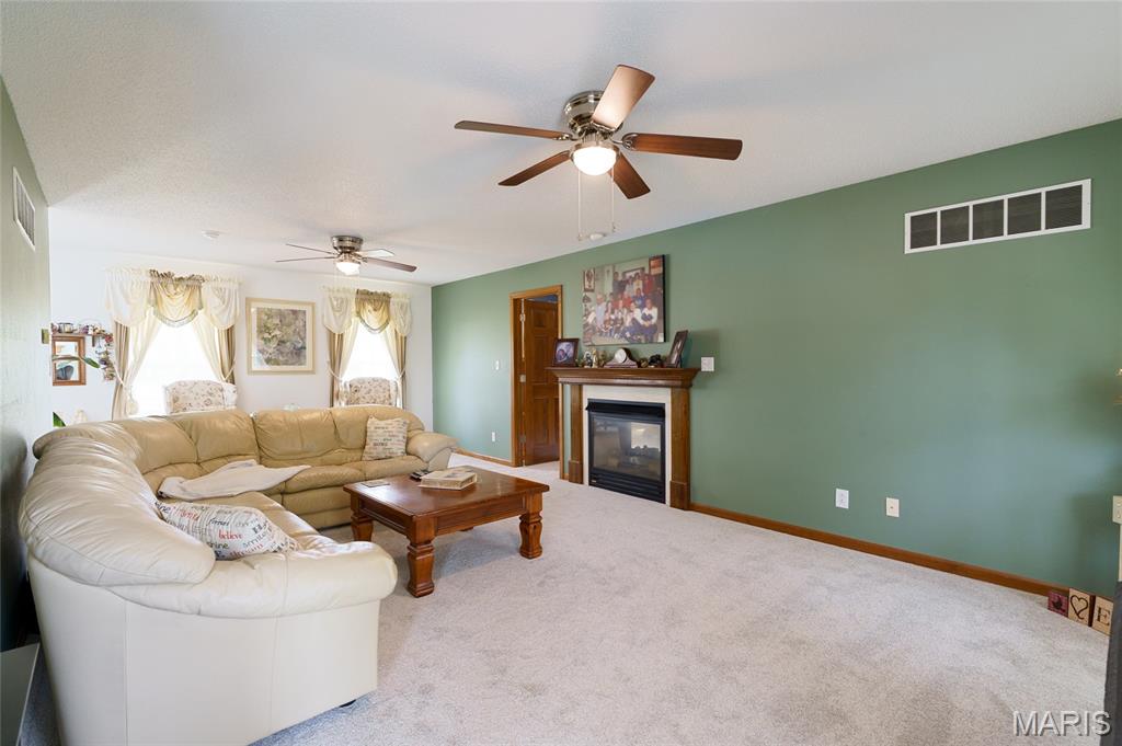 1282 Key W Drive Edwardsville, IL 62025 - Photo 8 of 39