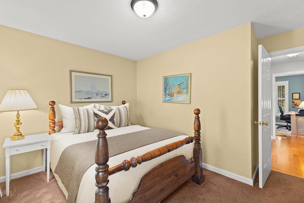 201 Buck Knoll Road Raynham, MA 02767 - Photo 23 of 41