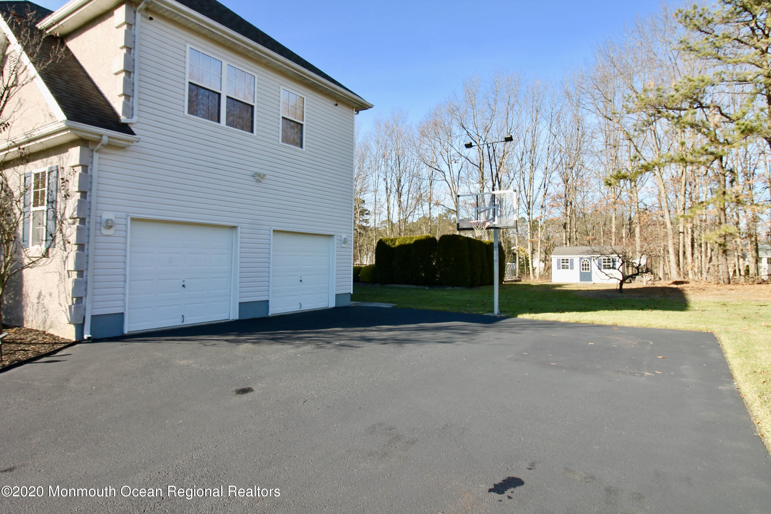 10 Greenwich Drive Jackson, NJ 08527 - Photo 6 of 57 fullsizeoutput_3b45