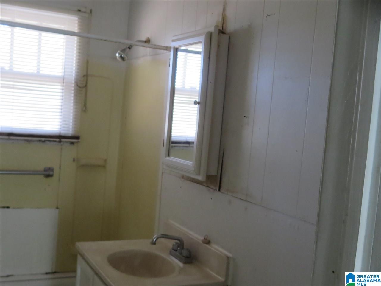 69 Harrison Road Anniston, AL 36201 - Photo 17 of 34